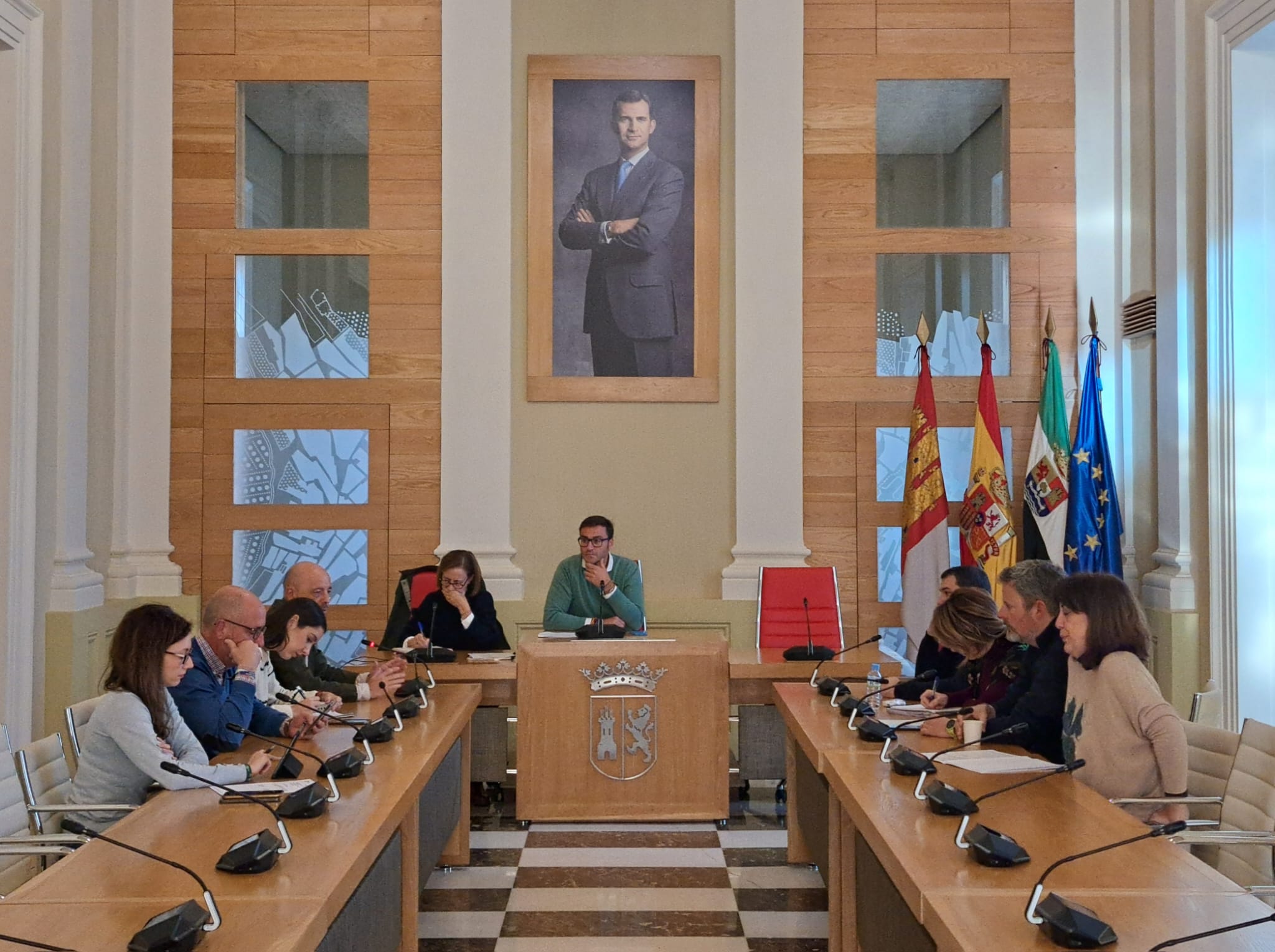 el-ayuntamiento-de-caceres-impulsa-las-bases-del-programa-del-plan-de-juventud