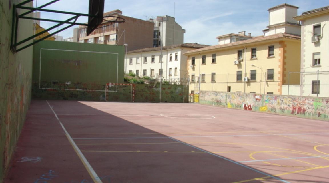 dan-comienzo-las-obras-que-techaran-la-pista-deportiva-municipal-de-la-calle-batalla-del-salado