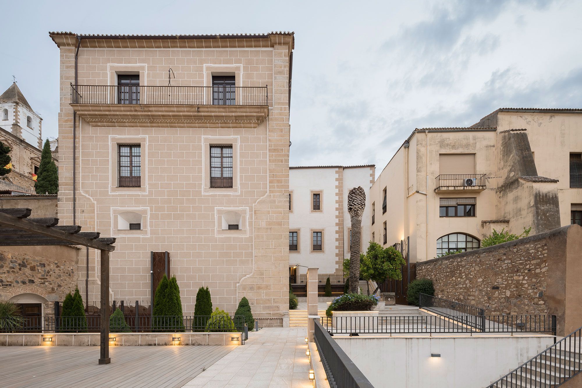 los-10-lugares-imprescindibles-que-ver-en-tu-visita-a-caceres