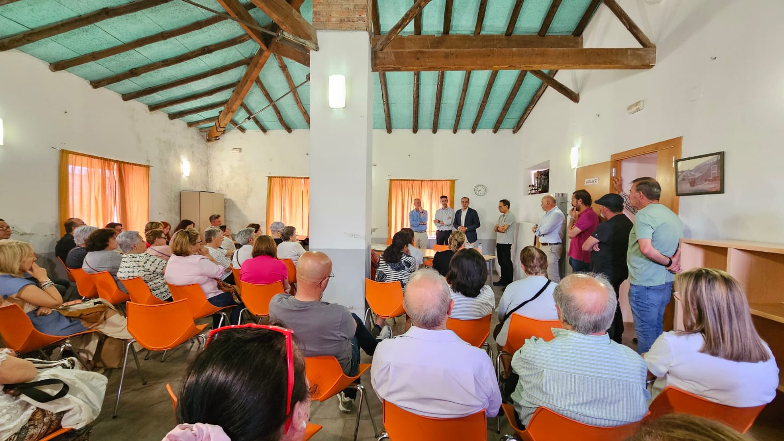el-ayuntamiento-presenta-el-nuevo-centro-civico-de-santa-lucia-a-los-vecinos-y-vecinas