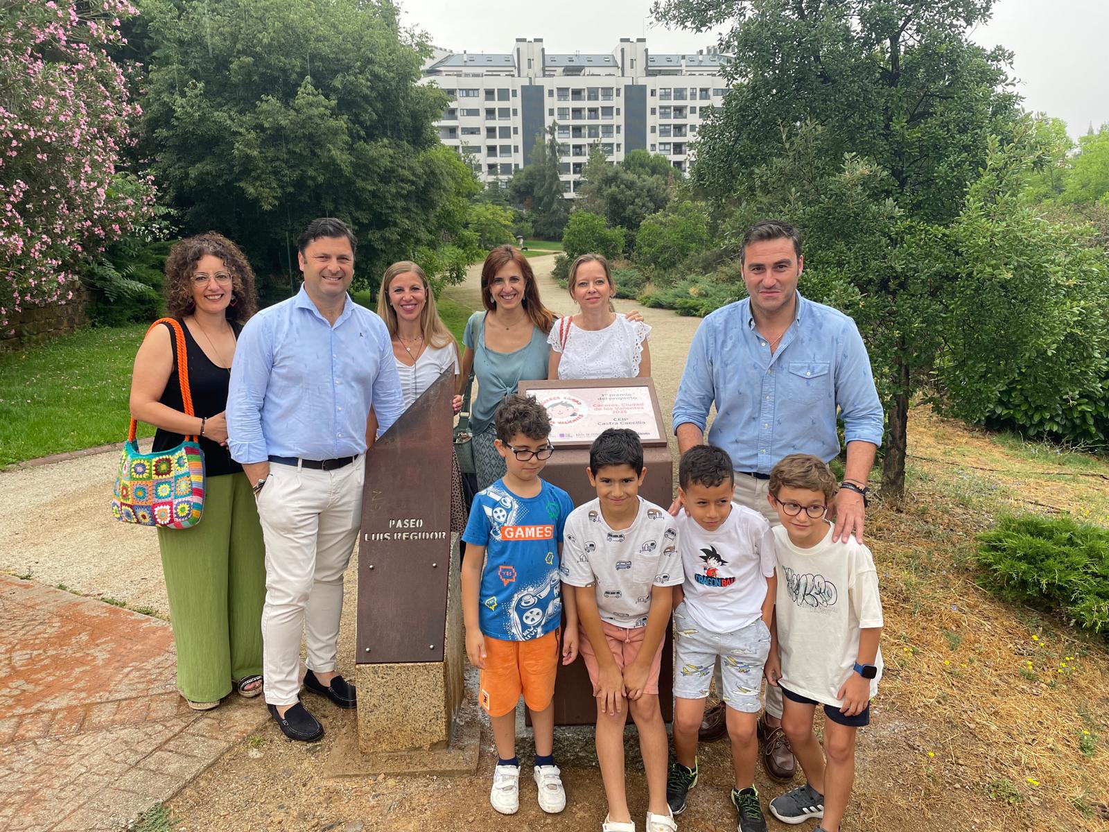 el-“paseo-de-los-valientes”-en-el-parque-del-rodeo-destaca-el-trabajo-de-los-centros-escolares-cacerenos-contra-el-bullying