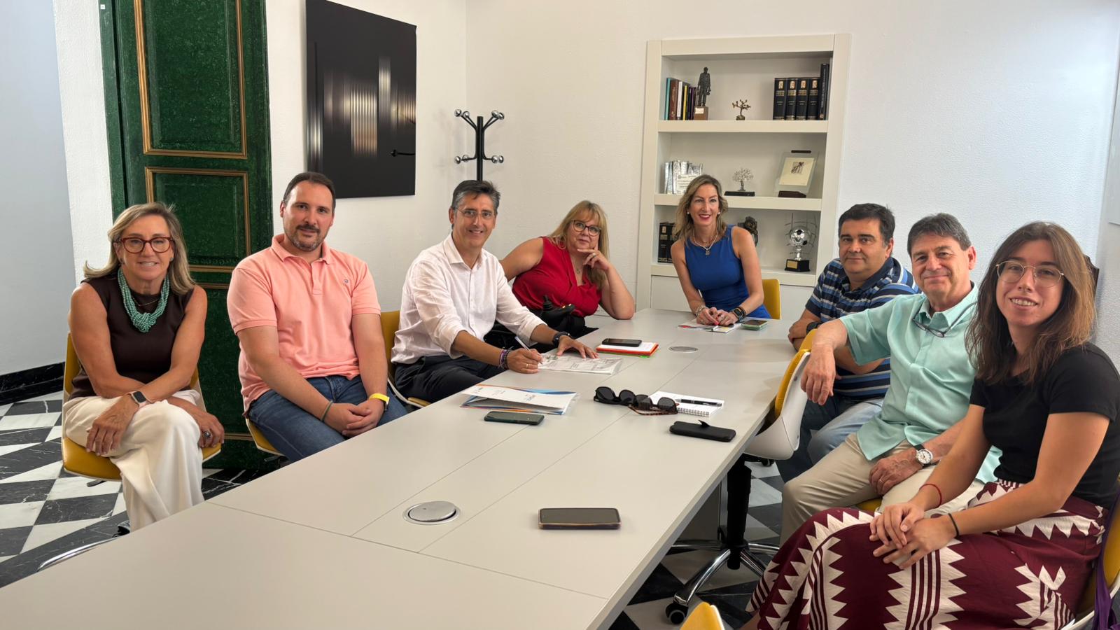el-ayuntamiento-de-caceres-destina-una-inversion-inicial-de-400.000-euros-para-crear-itinerarios-accesibles-en-todos-los-barrios-de-la-ciudad