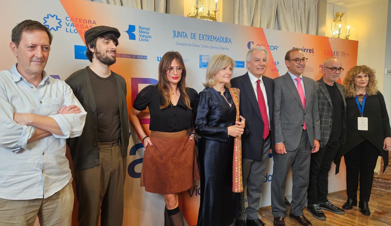 rafa-mateos-destaca-que-la-bienal-vargas-llosa-reafirma-el-papel-de-caceres-como-“puente-real-y-solido-entre-espana-y-america”