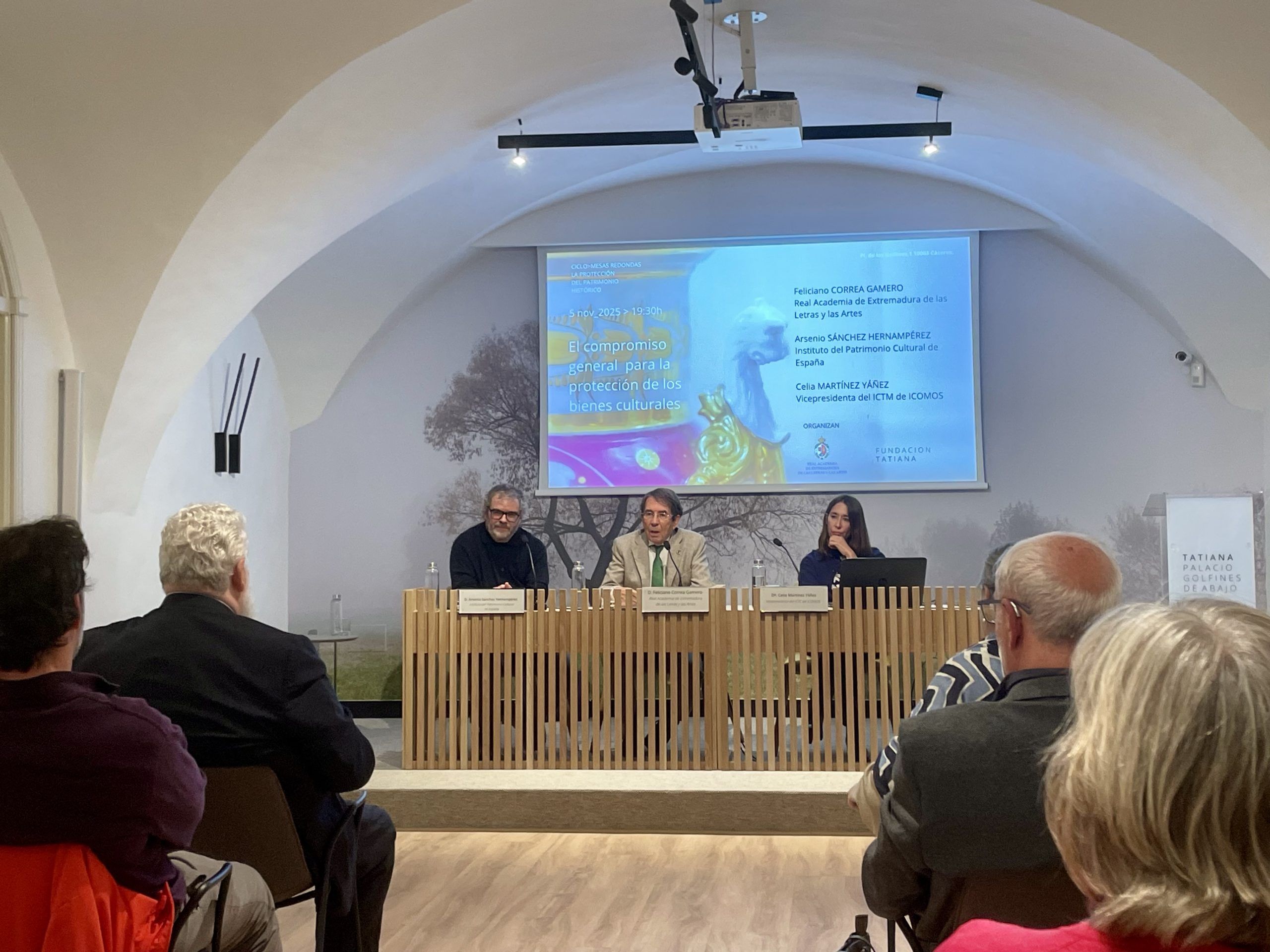 comienza-el-ciclo-de-mesas-redondas-«la-proteccion-del-patrimonio-historico»