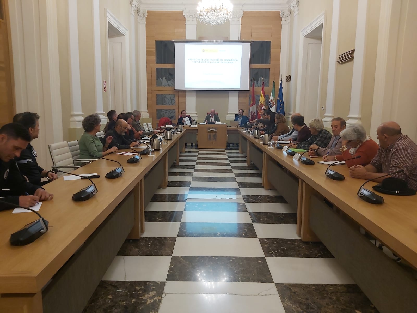 el-ayuntamiento-presenta-el-proyecto-de-depuracion-y-saneamiento-de-caceres-en-los-consejos-de-participacion-ciudadana-y-de-medio-ambiente