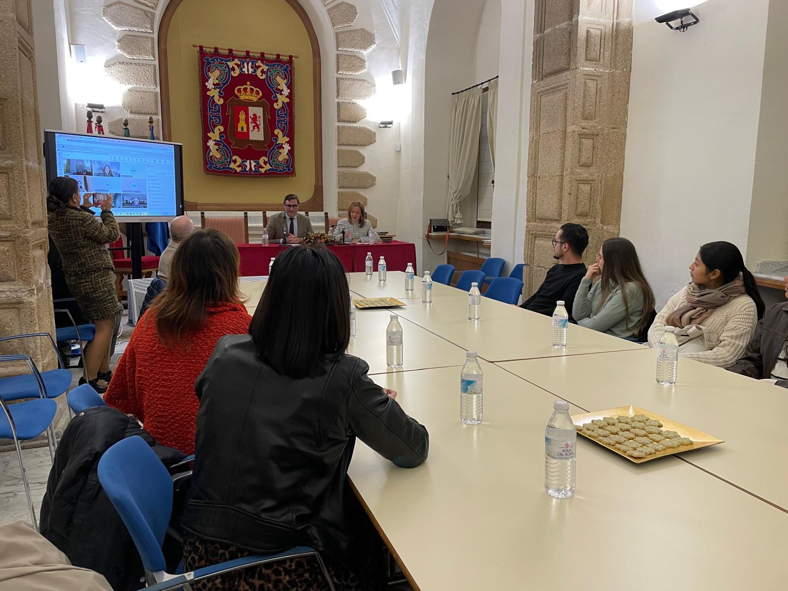 el-ayuntamiento-de-caceres-refuerza-su-apoyo-personas-vulnerables-de-la-ciudad-con-mas-de-1,1-millones-en-ayudas-sociales-en-2025