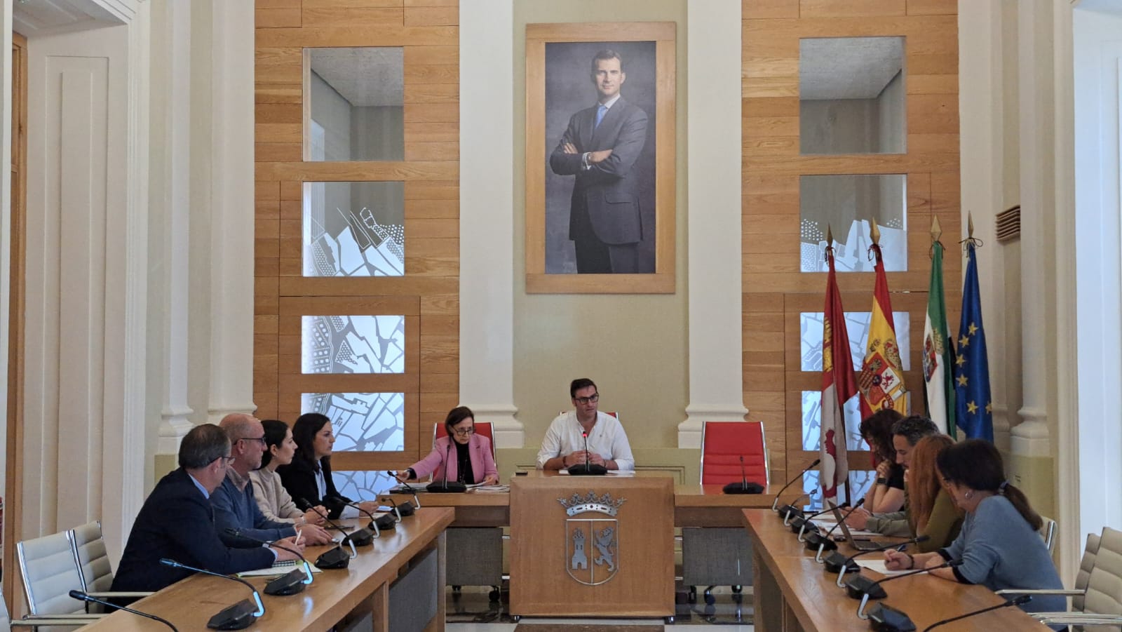 el-equipo-de-gobierno-impulsa-el-reconocimiento-de-caceres-como-municipio-taurino-de-extremadura