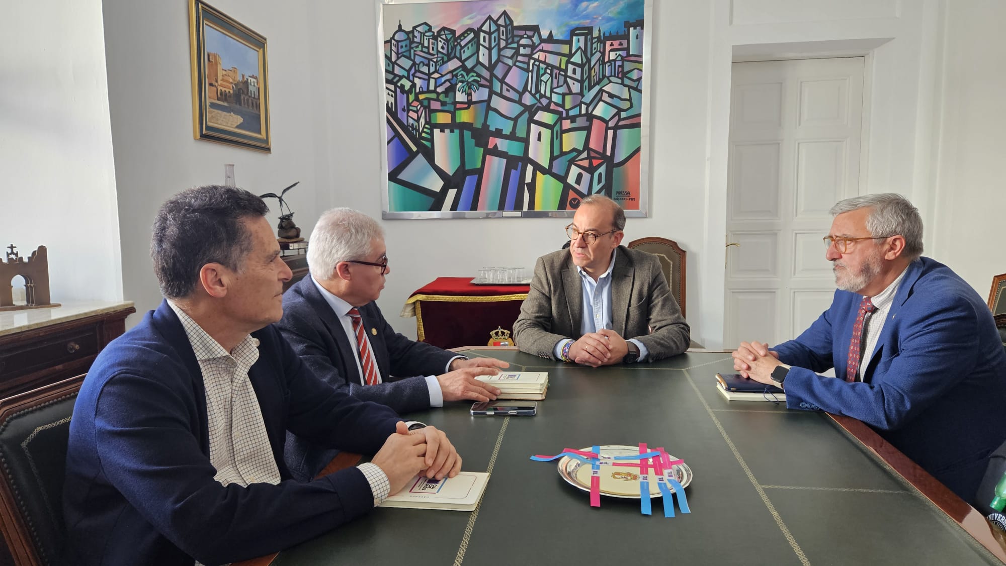 rafa-mateos-aportara-1-millon-de-euros-para-el-arreglo-del-asfaltado-del-campus-cacereno