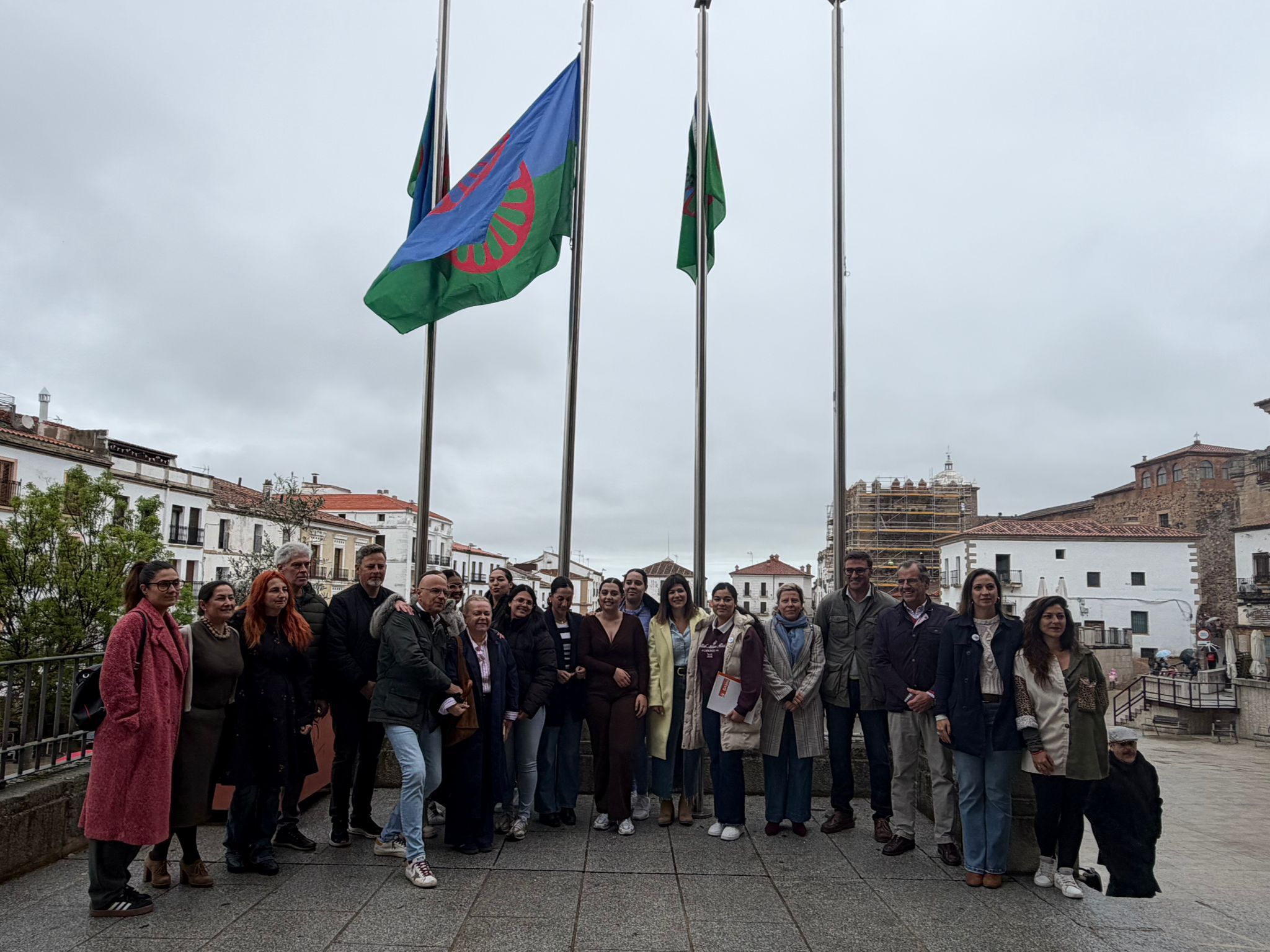 el-ayuntamiento-de-caceres-se-suma-al-dia-internacional-del-pueblo-gitano