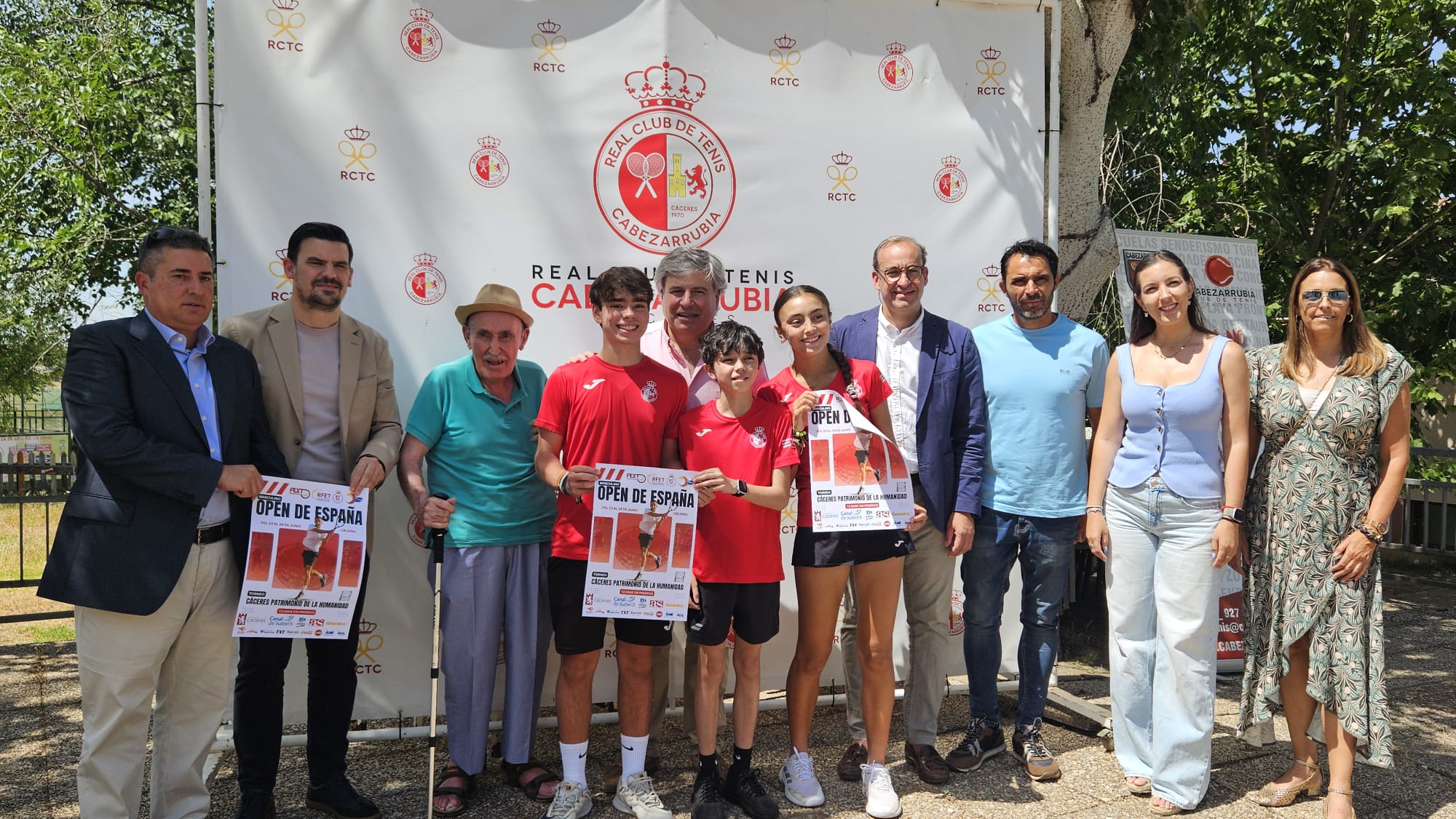 el-ayuntamiento-de-caceres-respalda-el-torneo-de-tenis-«caceres-patrimonio-de-la-humanidad,-trofeo-orencio-carrascal”