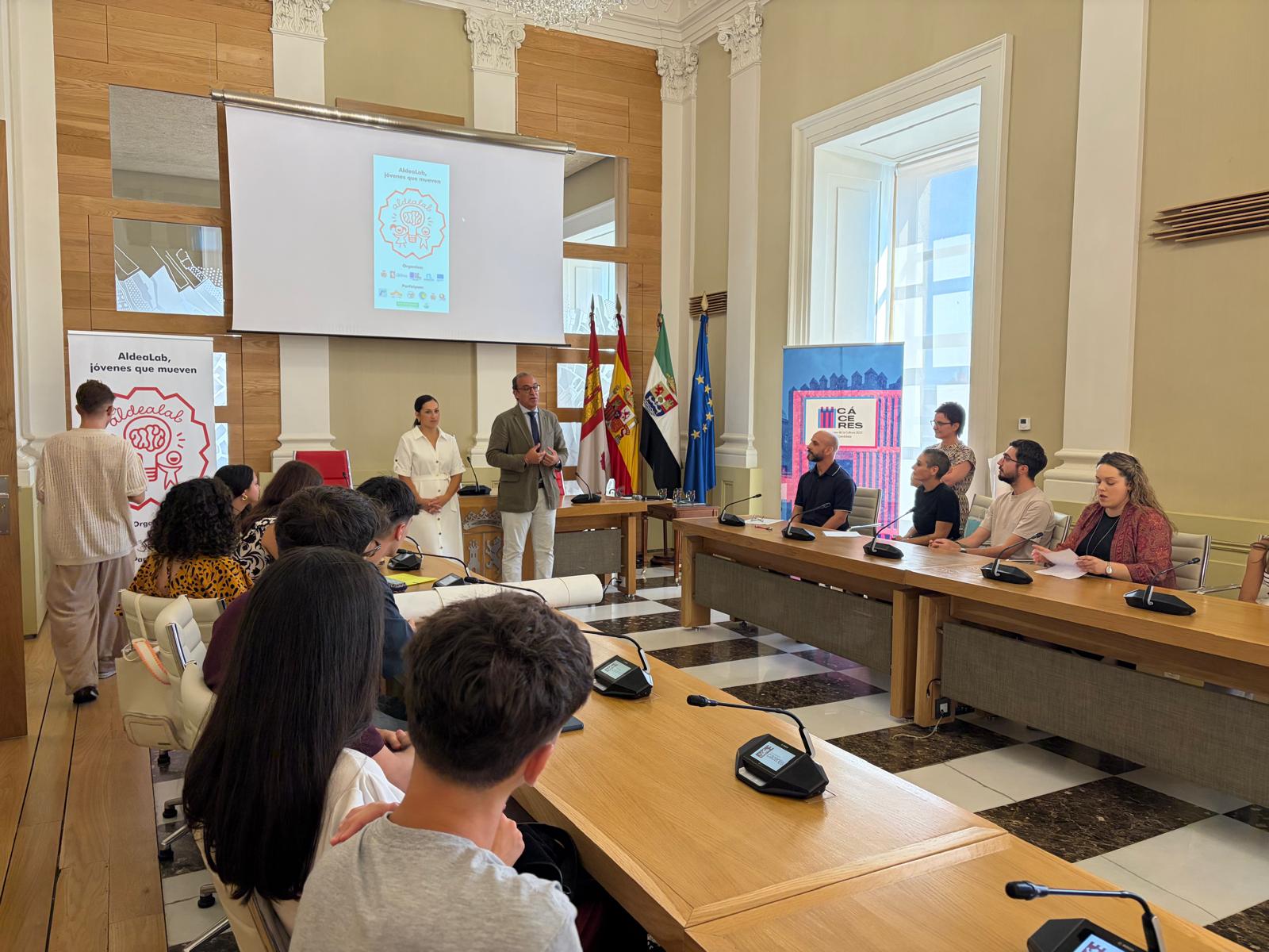 el-alcalde-rafa-mateos-destaca-la-implicacion-de-los-jovenes-en-el-futuro-de-la-ciudad-y-en-la-capitalidad-cultural-2031