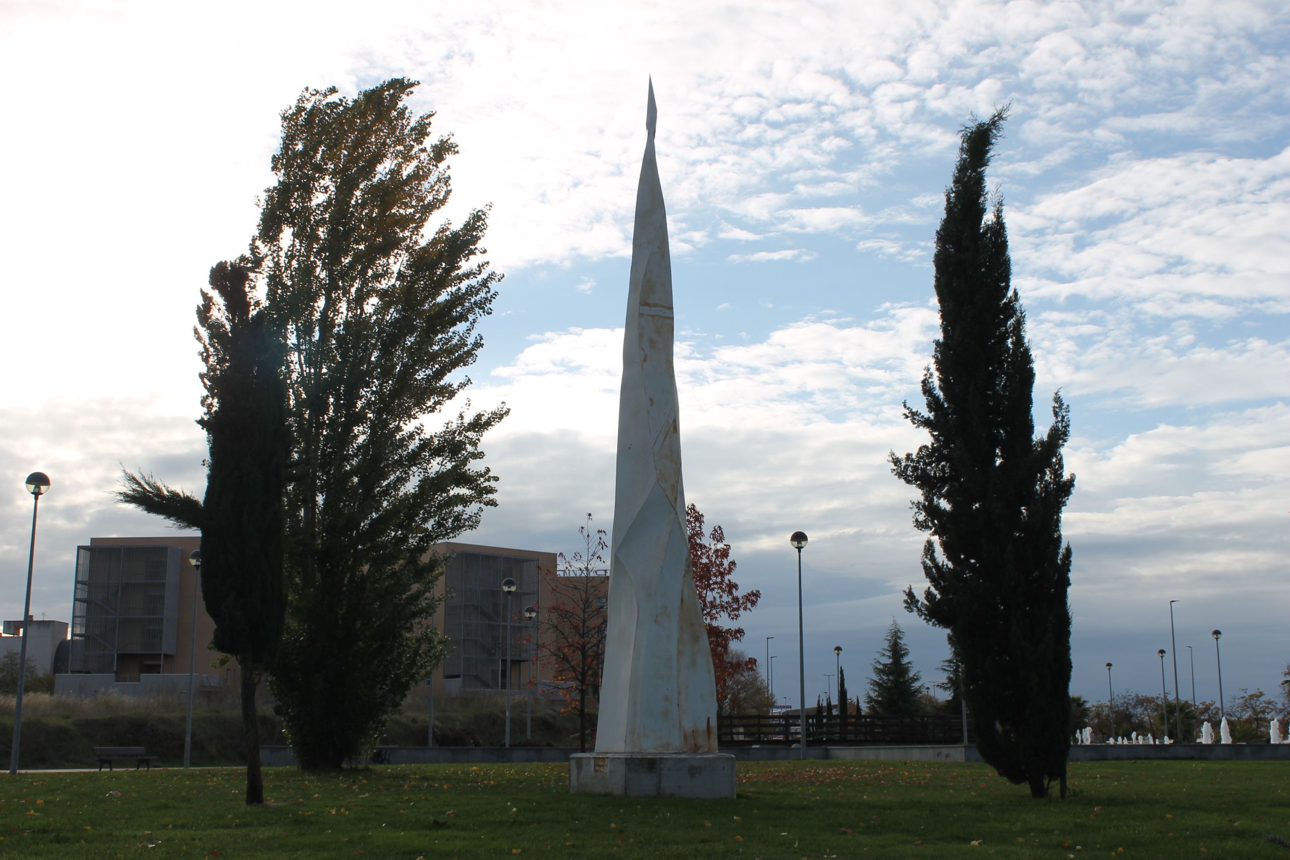 el-ayuntamiento-mejorara-el-monumento-de-homenaje-a-las-victimas-del-terrorismo-de-caceres