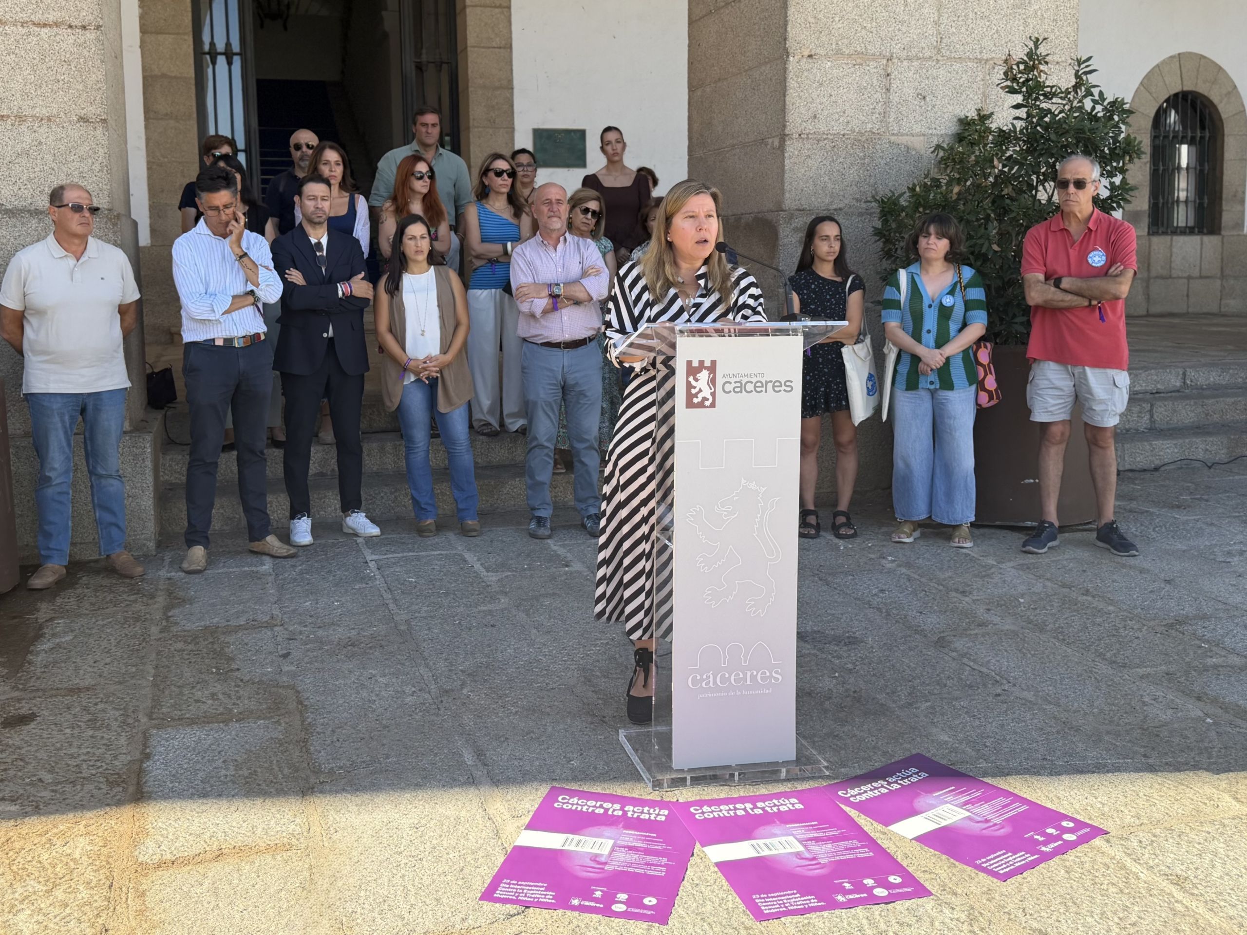el-ayuntamiento-reafirma-su-compromiso-en-la-lucha-contra-la explotacion-sexual-y-el-trafico-de-mujeres,-ninas-y-ninos