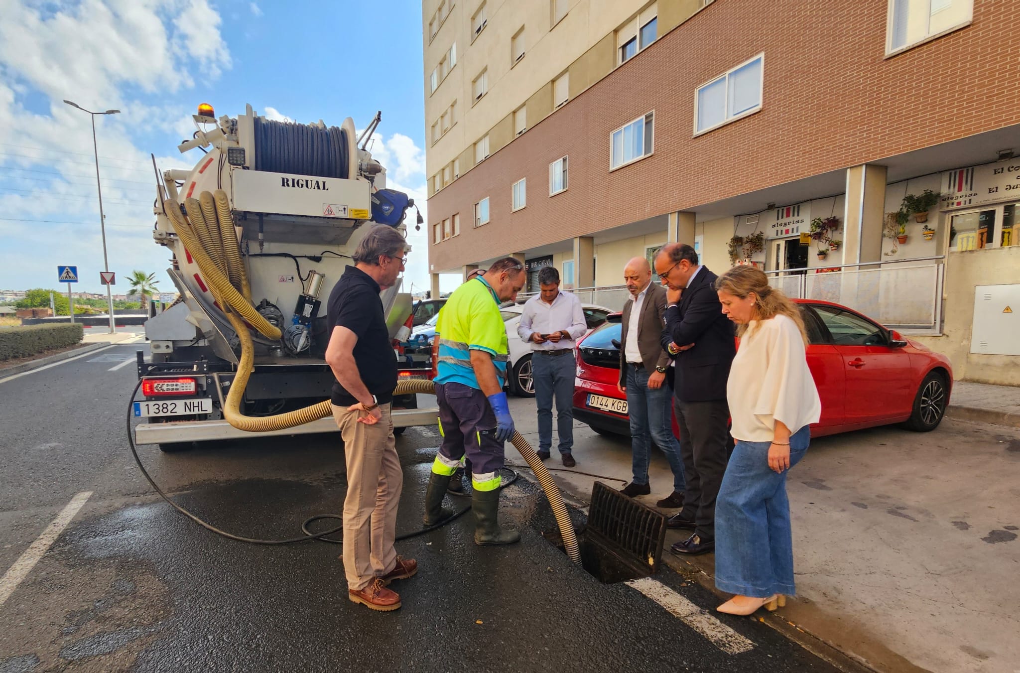 el-ayuntamiento-de-caceres-incorpora-un-nuevo-vehiculo-especializado-para-la-limpieza-del-alcantarillado
