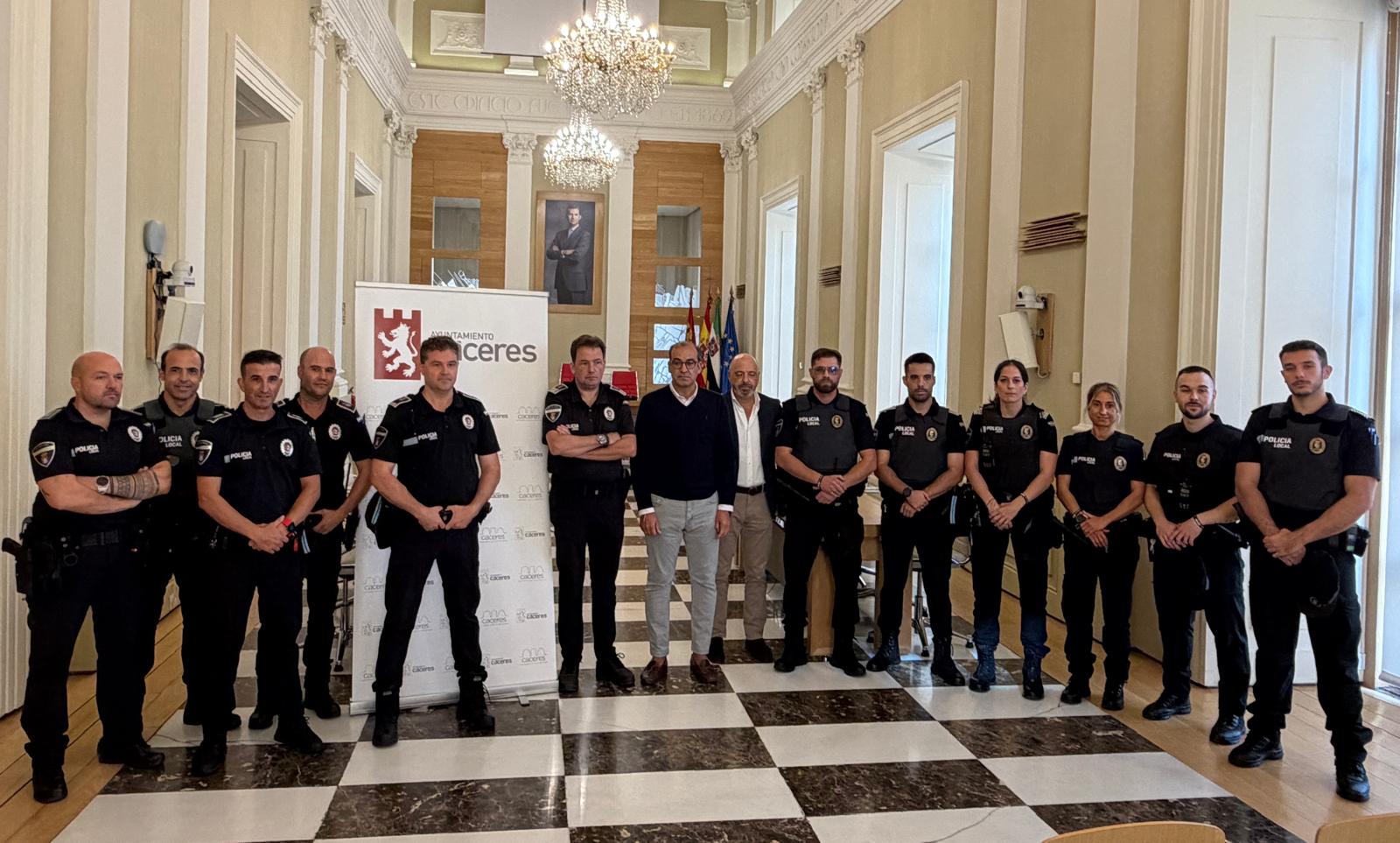 la-policia-local-de-caceres-alcanza-la-mayor-cifra-de-efectivos-en-doce-anos,-con-155-agentes